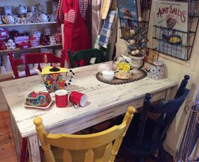 Rick Rutherfords Country Gallery - Rental Cars 1