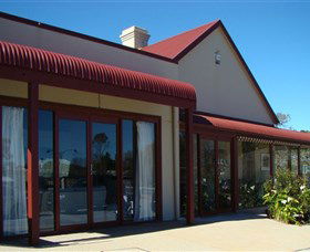 Ben Roberts Cafe And Gallery - Rental Cars 0