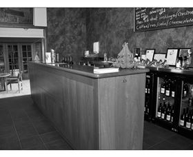 Roses Vineyard And Animal Farm - Rental Cars 0