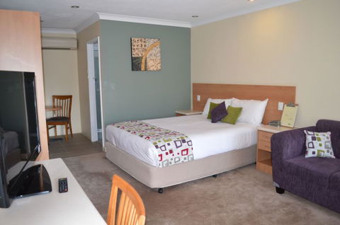 Ibis Styles Orange - Rental Cars 1