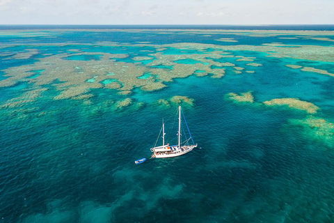 3 Day Whitsundays Sailing And Diving Adventure: Kiana - Rental Cars 2