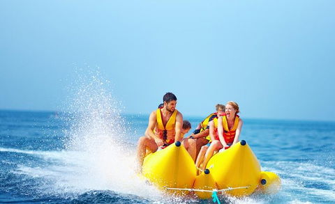 Banana Boat Ride From Airlie Beach - Rental Cars 0