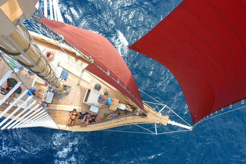 2-Day Whitsundays Sailing Adventure: Alexander Stewart - Rental Cars 0
