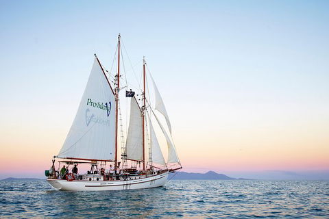 Whitsundays Sunset Sailing Cruise - Rental Cars 0