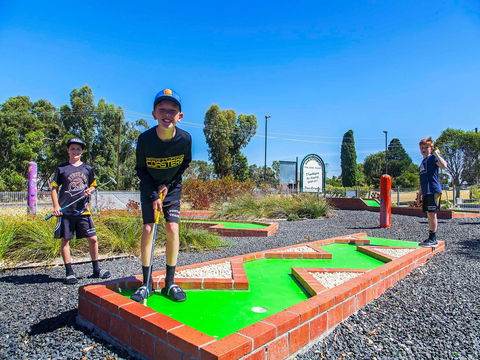 Naracoorte Mini Golf - Rental Cars 2
