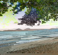 Holloways Beach - Rental Cars