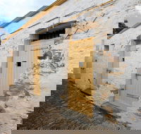 Police Lockup And Stables - Rental Cars