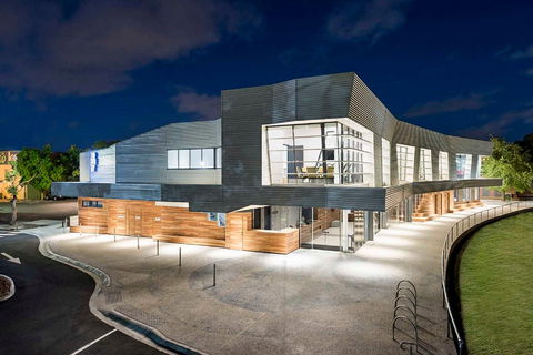 Bowery Theatre - Rental Cars 0