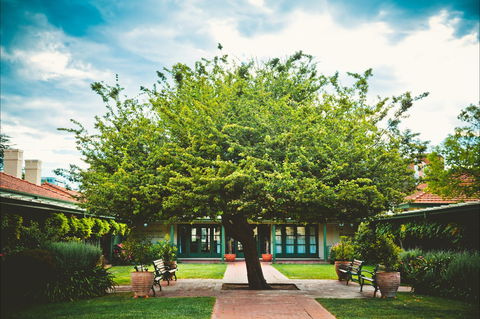 Ainslie + Gorman Arts Centres - Rental Cars 0