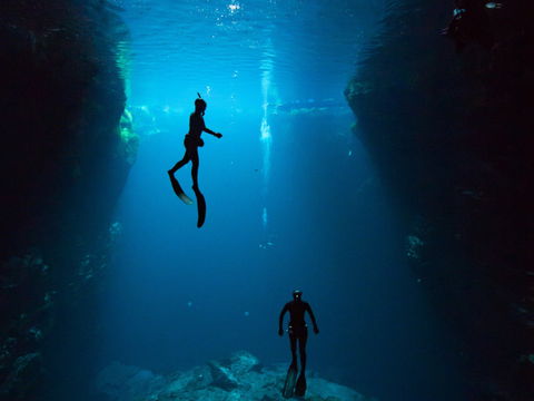 Kilsby Sinkhole - Rental Cars 0