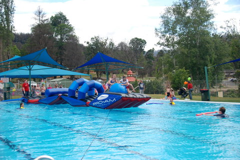 Marysville Outdoor Swimming Pool - Rental Cars 1