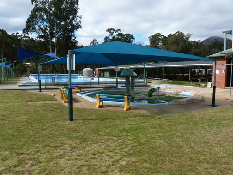 Marysville Outdoor Swimming Pool - Rental Cars 2