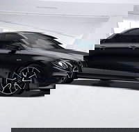 Gold Coast Airport Transfers  Gold Coast City to Airport OOL in Business Car