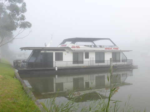 Break Free Houseboat - Rental Cars 0