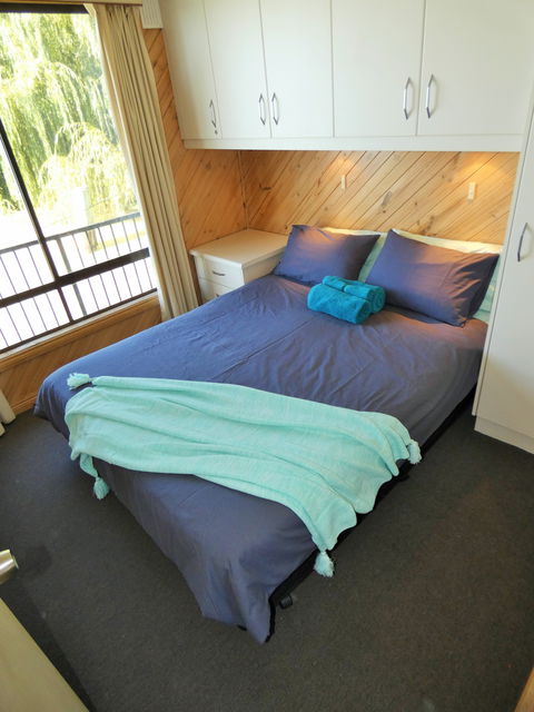 Break Free Houseboat - Rental Cars 2