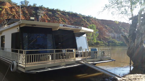 Class Act Houseboat - Rental Cars 0