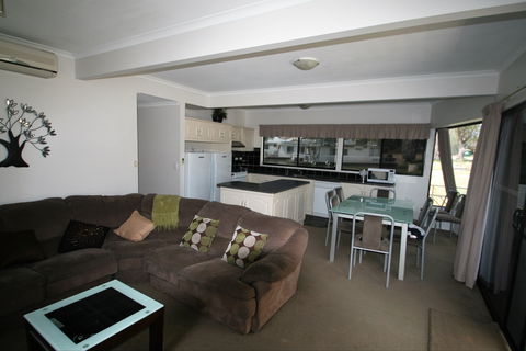 Class Act Houseboat - Rental Cars 2