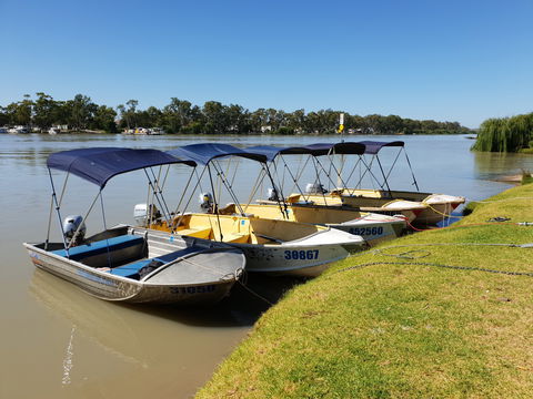 Freedom Boat Hire - Rental Cars 1