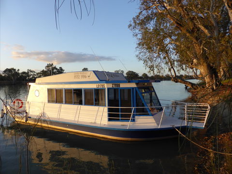 River Wren Houseboats - Rental Cars 0