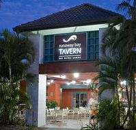 Runaway Bay Tavern - Rental Cars