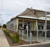 Wee Willie's Tavern - Rental Cars