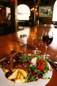 Brewhouse Brewery Sports Bar And Grill - Rental Cars 2