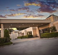 Shangri-La Gardens - Rental Cars