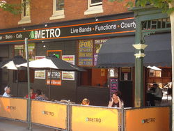 Metro Puggs Irish Bar - Rental Cars 2