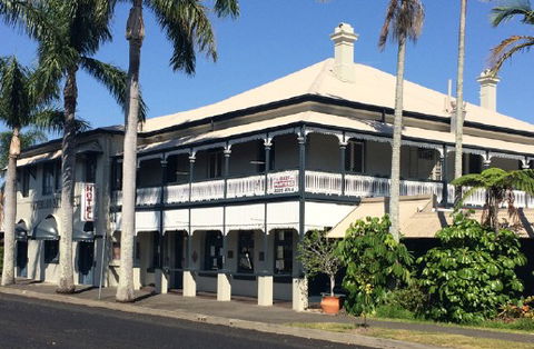 The Waterloo Bay Hotel - Rental Cars 1