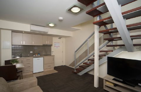 The Waterloo Bay Hotel - Rental Cars 6