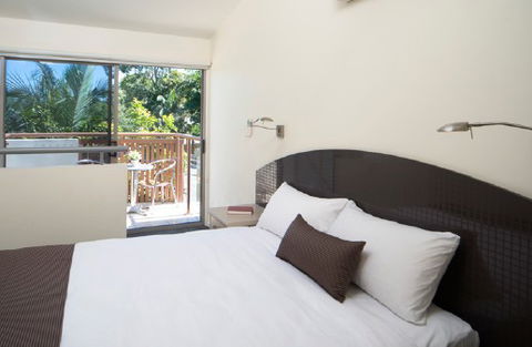 The Waterloo Bay Hotel - Rental Cars 7