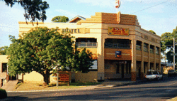Royal Hotel Drouin - Rental Cars