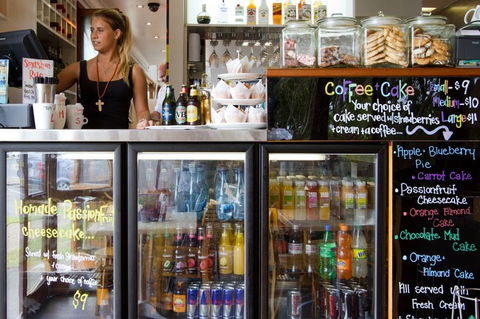 Cafe D'Bar Restaurant & Gallery - Rental Cars 5