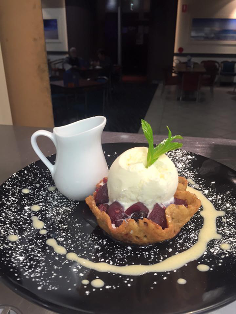 Anna Bay Tavern - Rental Cars 4