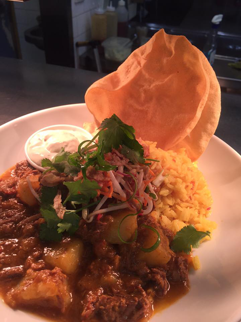 Anna Bay Tavern - Rental Cars 5