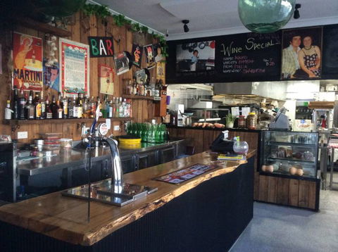 Il Nido Trattoria Pizzeria - Rental Cars 2