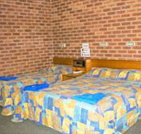 Bohle Barn Hotel Motel - Rental Cars