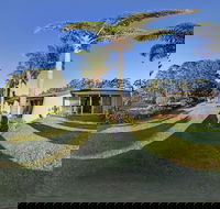 Fairway Motor Inn - Rental Cars