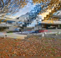 Belconnen Way Hotel Motel and Serviced Apartments - Rental Cars