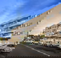 Quest Dubbo Serviced Apartments - Rental Cars