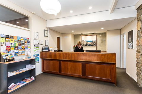 Country Comfort Amity Motel - Rental Cars 2