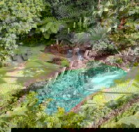Narrows Escape Rainforest Retreat - Rental Cars