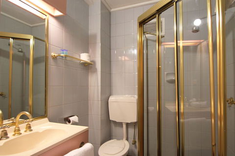 Beaumaris Bay Motel - Rental Cars 3