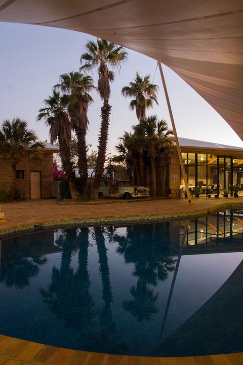 Albert Park Motor Inn - Rental Cars 2
