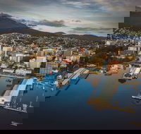 Customs House Hotel - Rental Cars