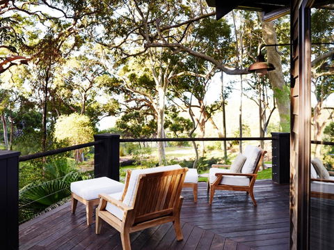 Pretty Beach House - Rental Cars 5
