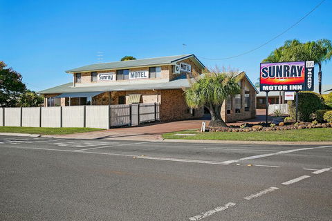 Sunray Motor Inn - Rental Cars 3