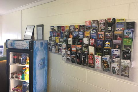 Martin Cash Motel - Rental Cars 3