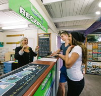 Beaches Backpackers Airlie Beach - Hostel - Rental Cars