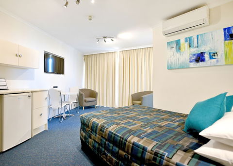 Atlantic Tower Motor Inn - Rental Cars 3